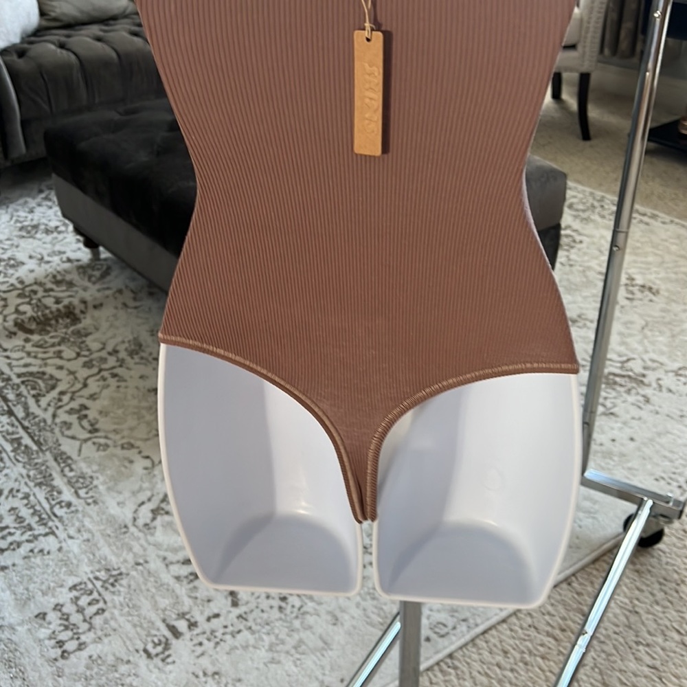 Skims ribbed cotton bodysuit - Picture 6 of 8